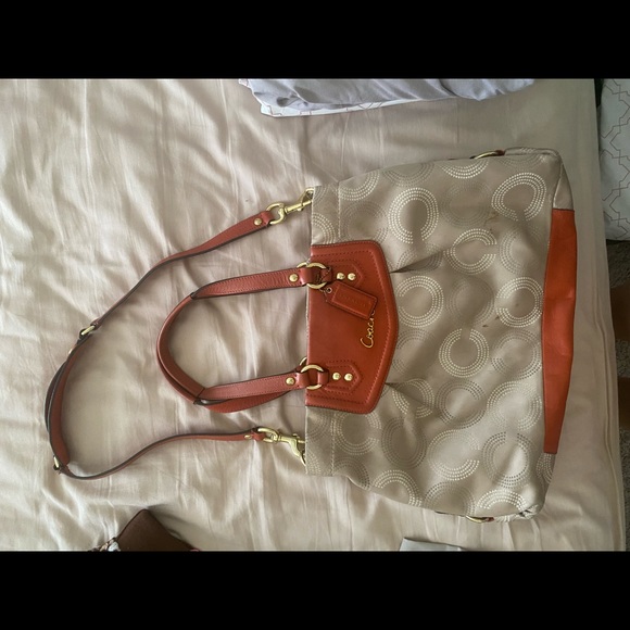 Tan & Orange Purse Crossbody - Picture 2 of 4